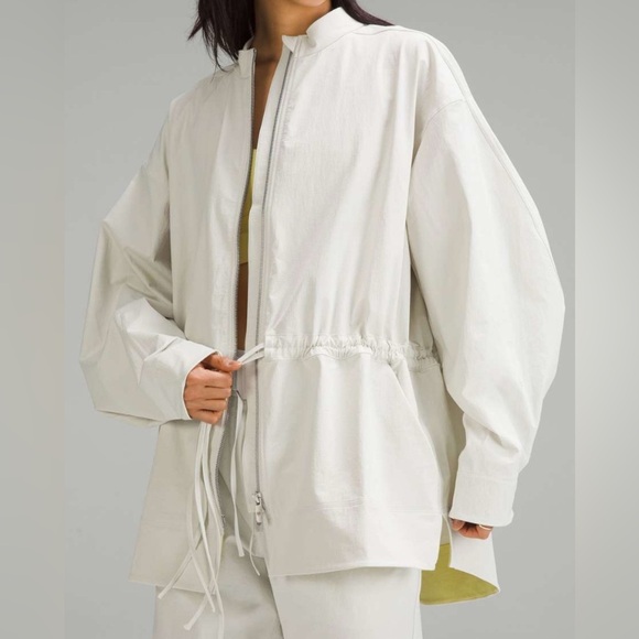 Lululemon Cinch Waist Stretch Shirt Jacket Bone Size Large - Picture 3 of 9
